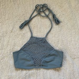 Acacia Panama Top in Sky